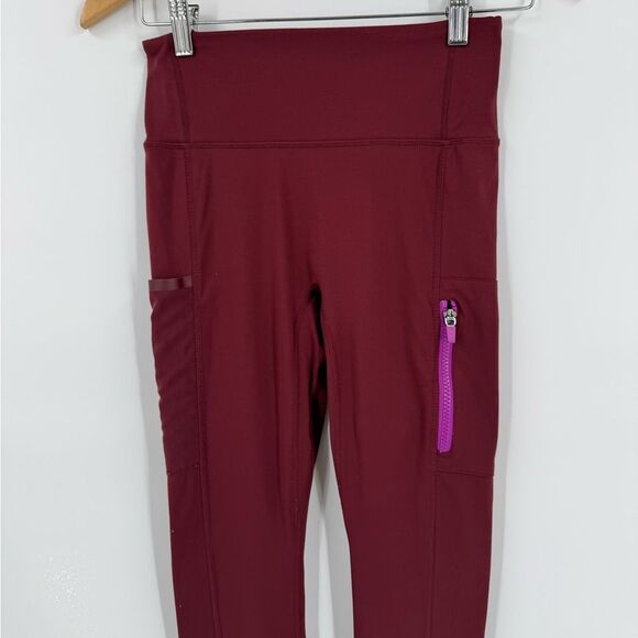Fabletics Trinity High Waist Leggings in Black Cherry/Orchid Purple | Small - Picture 4 of 9